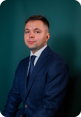 Директор — Андрей